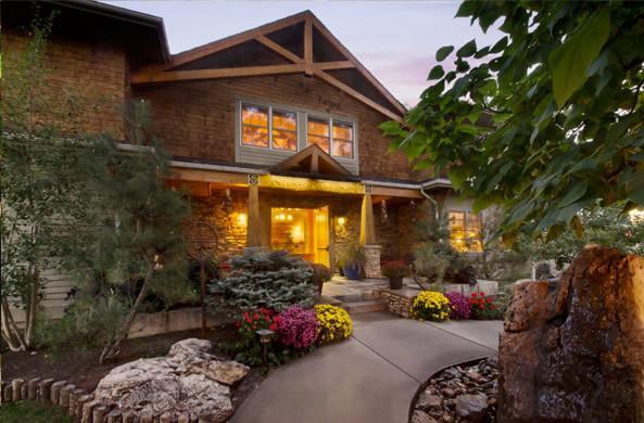 & 4* Niwot
