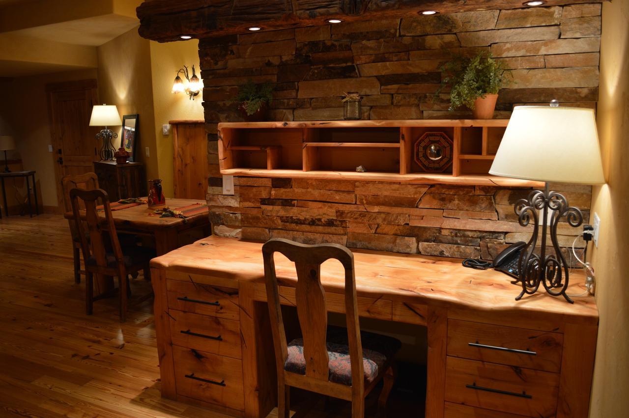 & 4* Niwot